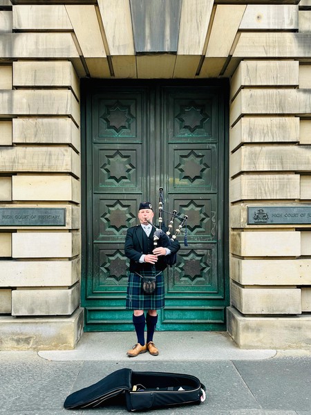 Bagpiper, Royal Mile, Edinburgh, Scotland